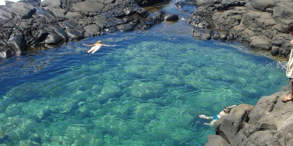 Dive Deep Into This Thrilling and Unique Volcanic Pool in Hawaii