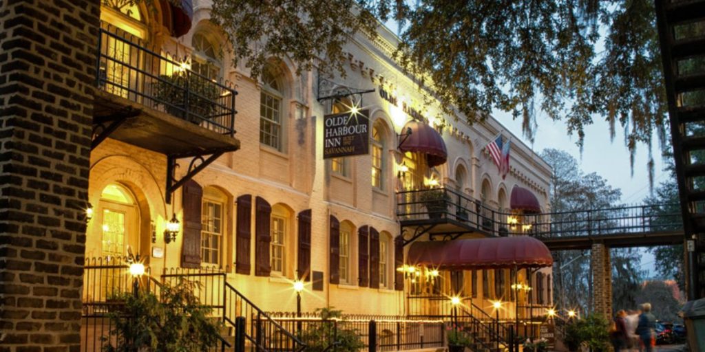 Don't Visit These 5 Haunted Hotels in Savannah, Georgia, if You Are Soft Hearted