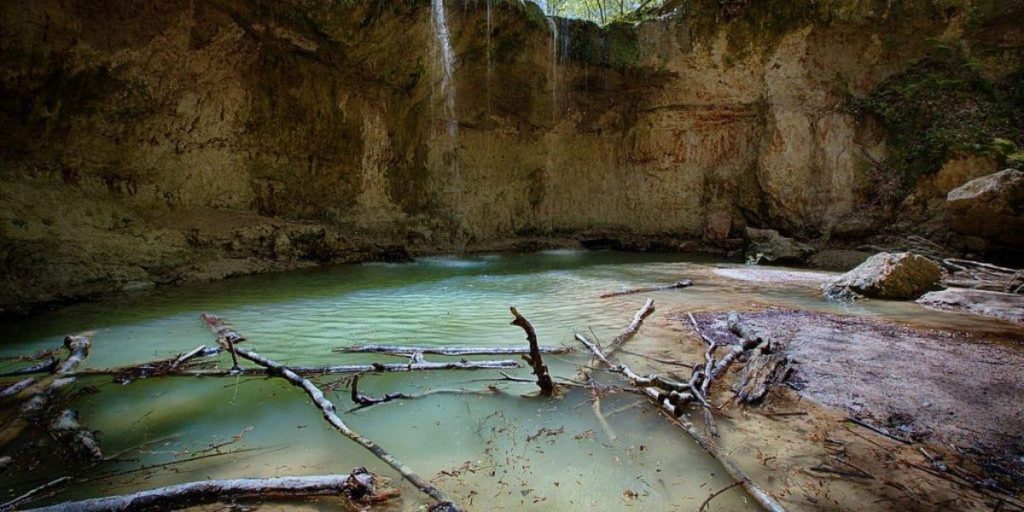Explore 2 Most Incredible and Mysterious Caves in Louisiana