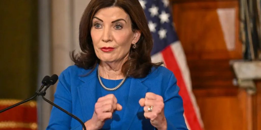 New York Governor Hochul Demands Deportation of Migrants Linked to Times Square NYPD Attack
