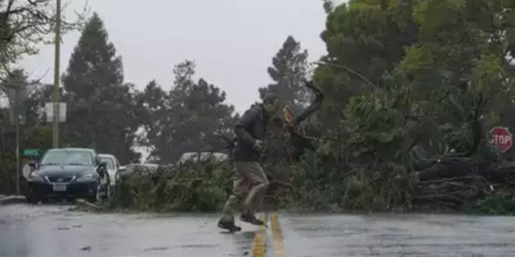 Pineapple Express Emergency Alert: Over 800,000 Californians Facing Power Outages Amid Intense Atmospheric River, Flooding Situation