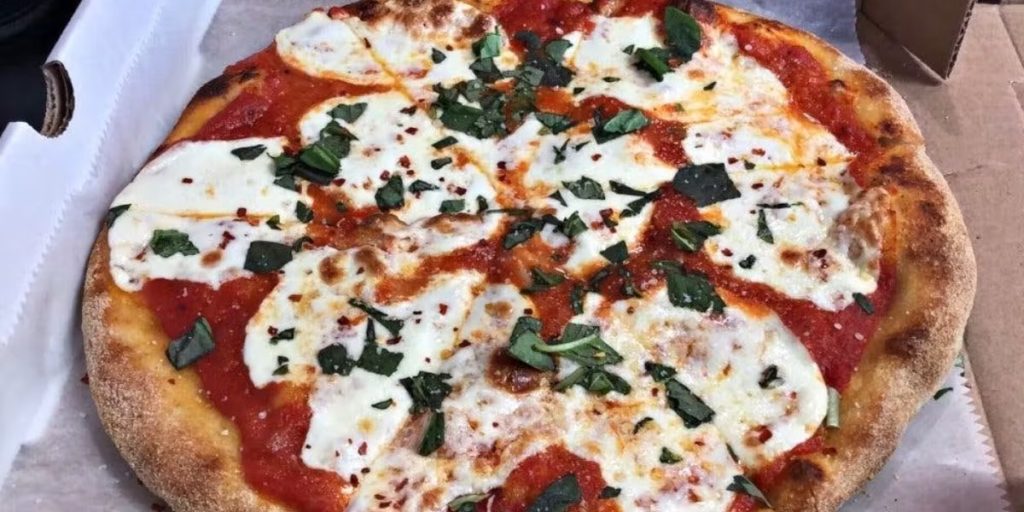 The 68-year-old Legacy of Pizza Restaurant in Florida is Hard to Beat
