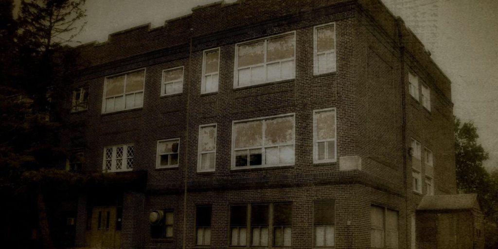 Explore the 9 Most Haunted Places in Iowa