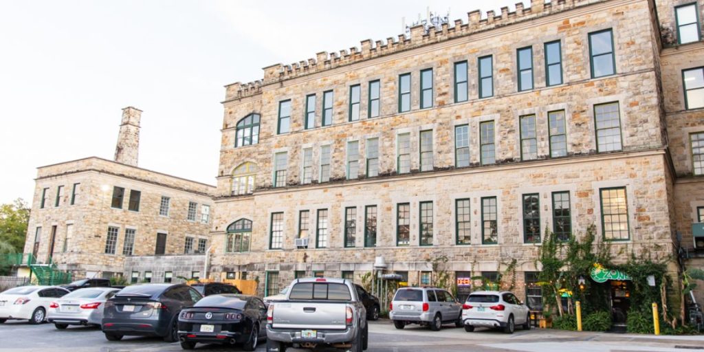 Enjoy the Delicious Pizza with Ghostly Views in the Former Hospital Now Pizza Parlor in Florida