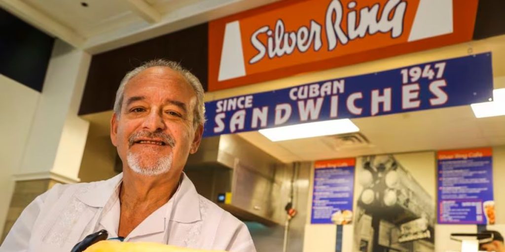 Hurray! Silver Ring Cafe reopens in Tampa Mall food court