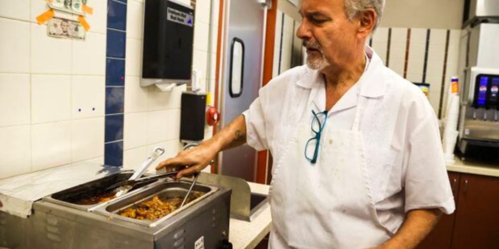 Hurray! Silver Ring Cafe reopens in Tampa Mall food court