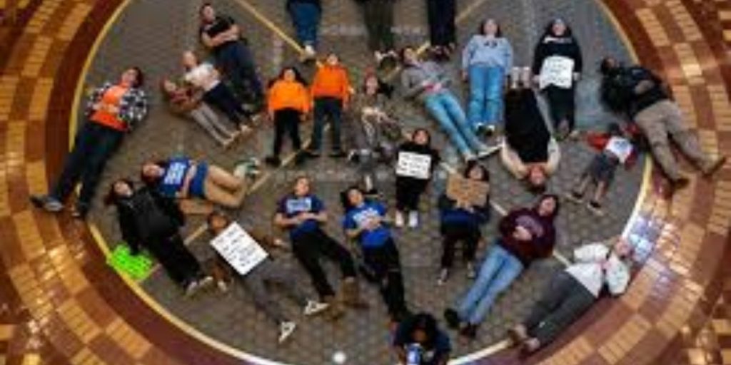 In the Iowa Capitol, the focus on guns for teachers outweighs feeding children